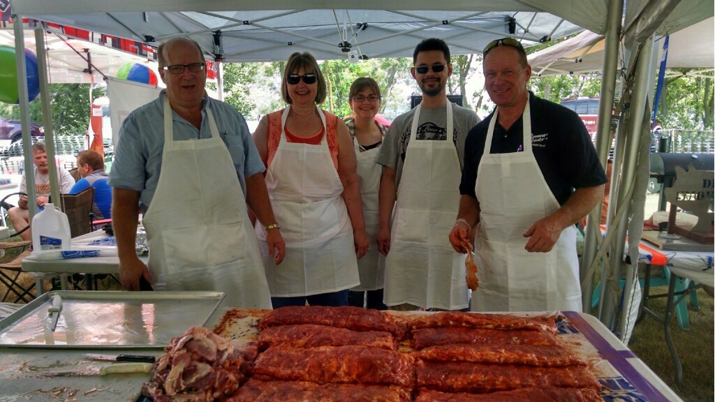 Rowdy's Rockin BBQ team 